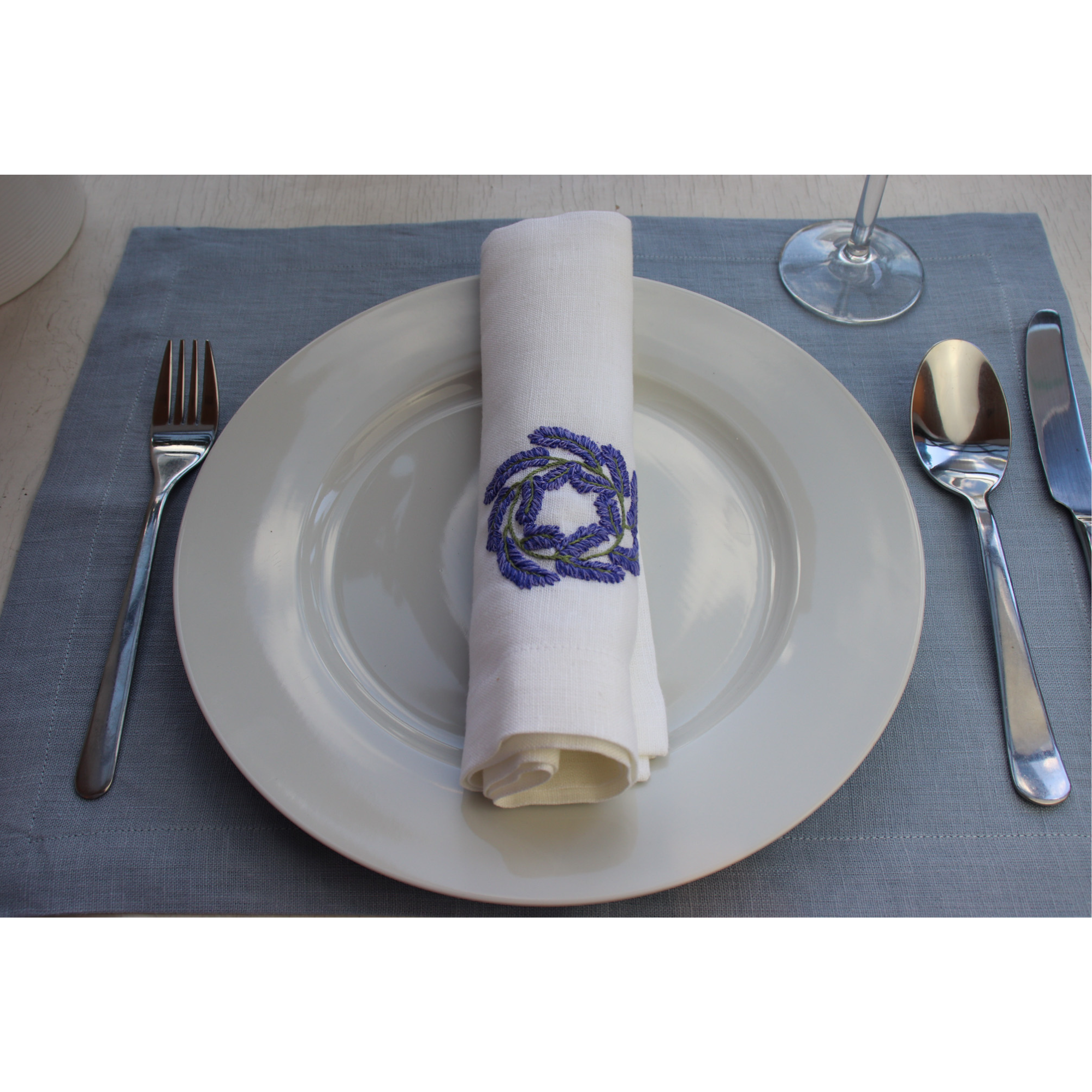 Set of 4 Hand-Embroidered Lavender Linen Table Napkins