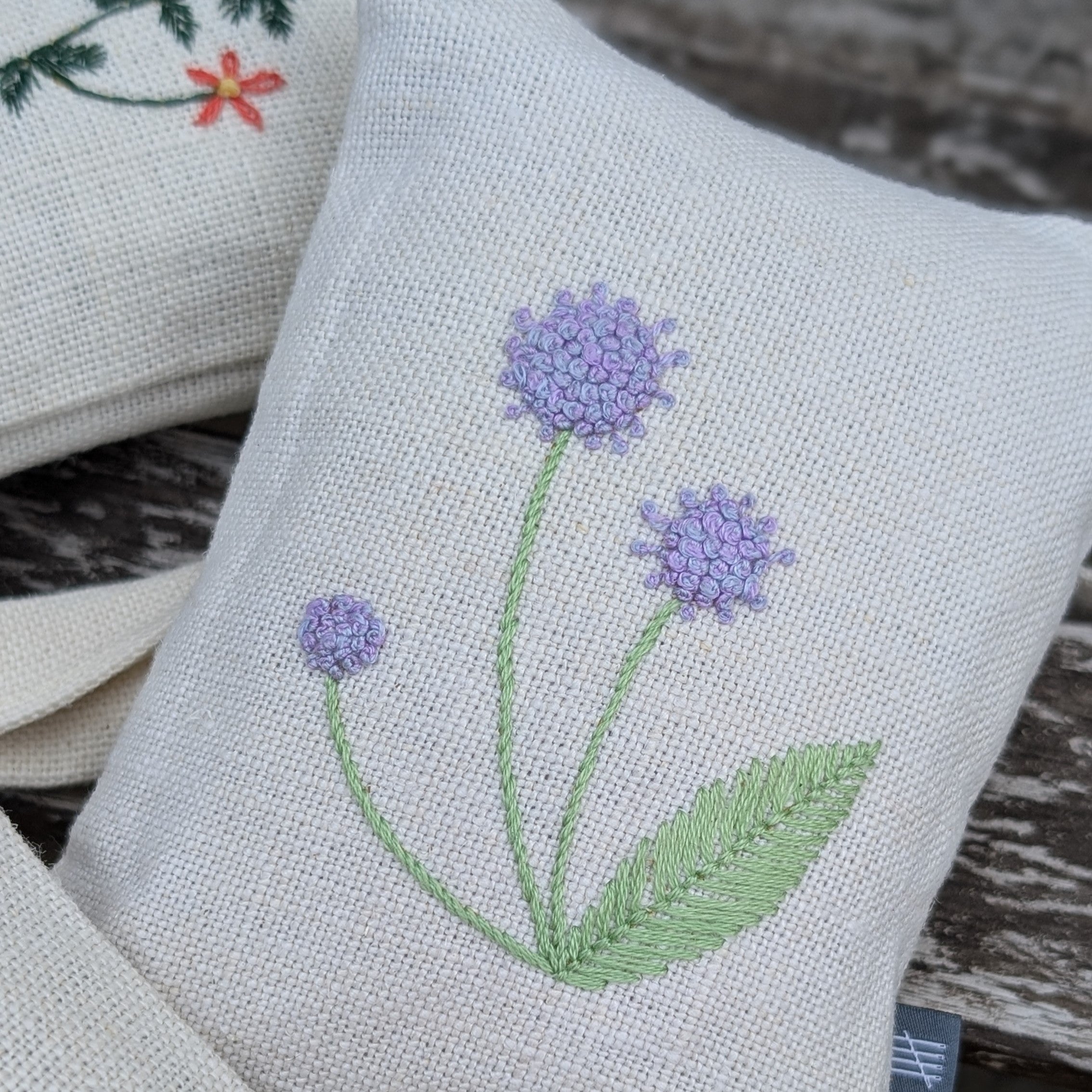 Devil_sBitScabiousLavenderBag-TheFestivalofQuilts_crop1.jpg