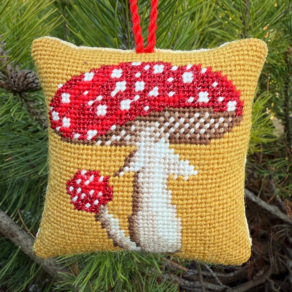 HandmadeToadstoolNeedlepointChristmasDecoration-FineCellWork.png