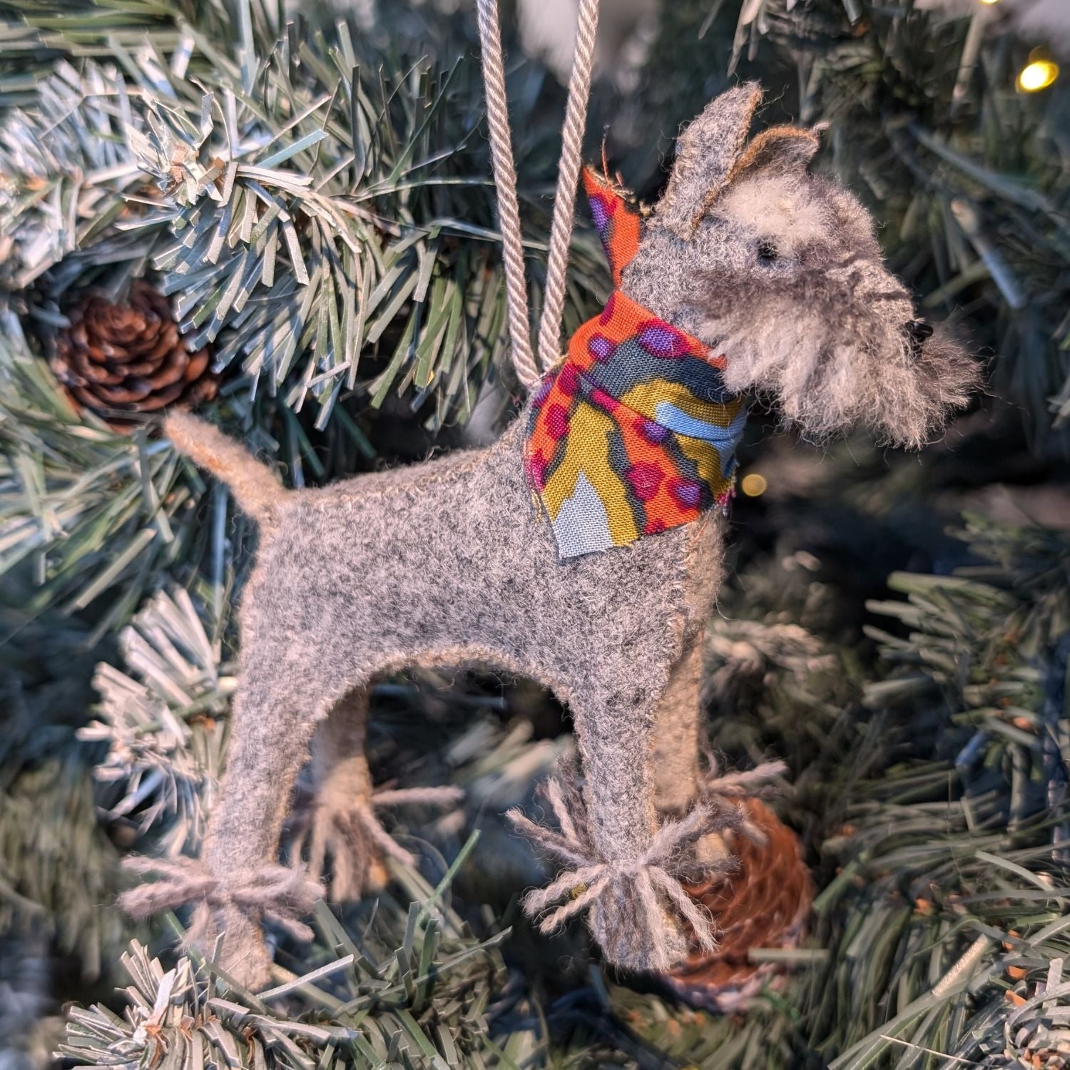 SchnauzerHand-EmbroideredChristmasDecoration-FineCellWork.jpg