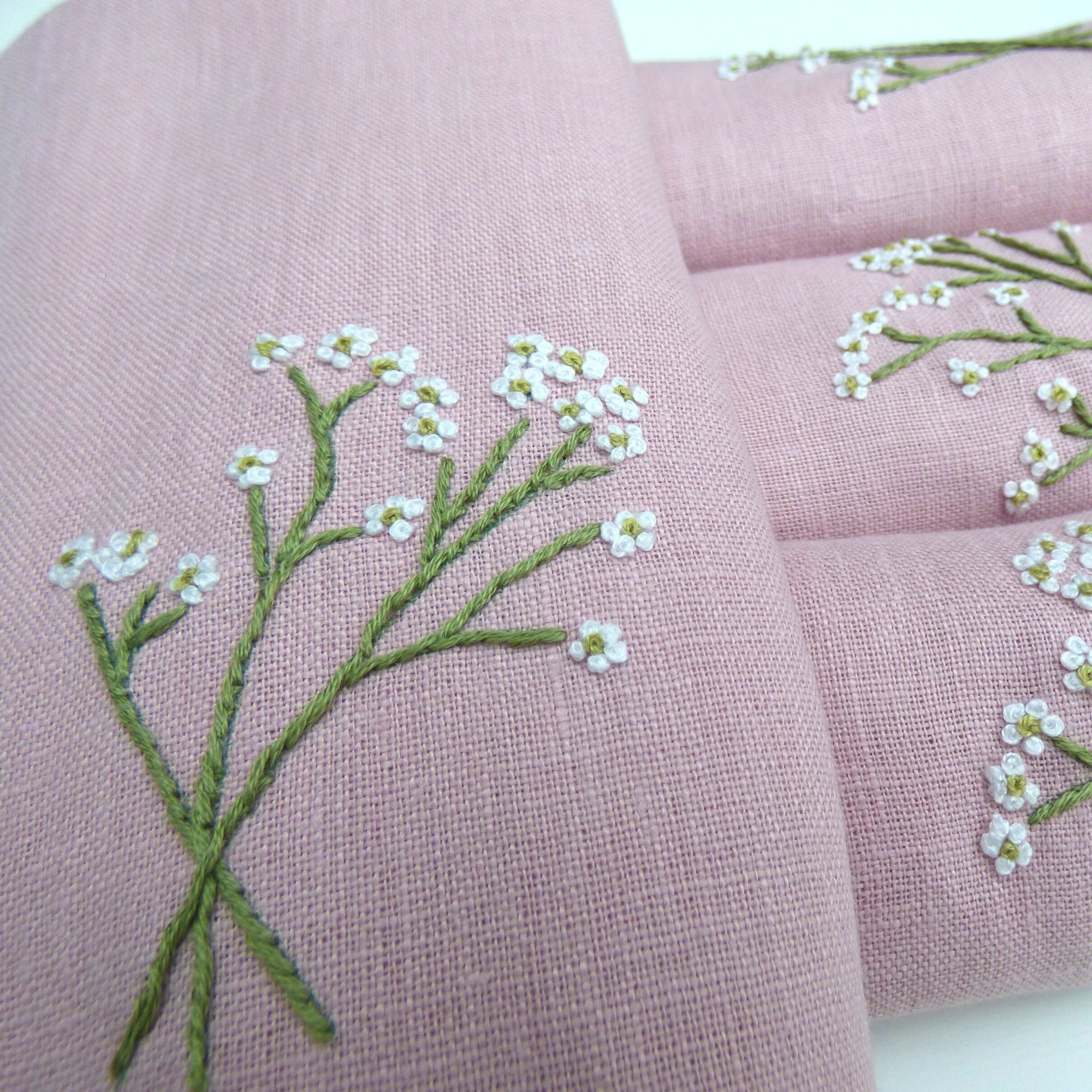 Set of 4 Baby's-Breath Linen Table Napkins Pink