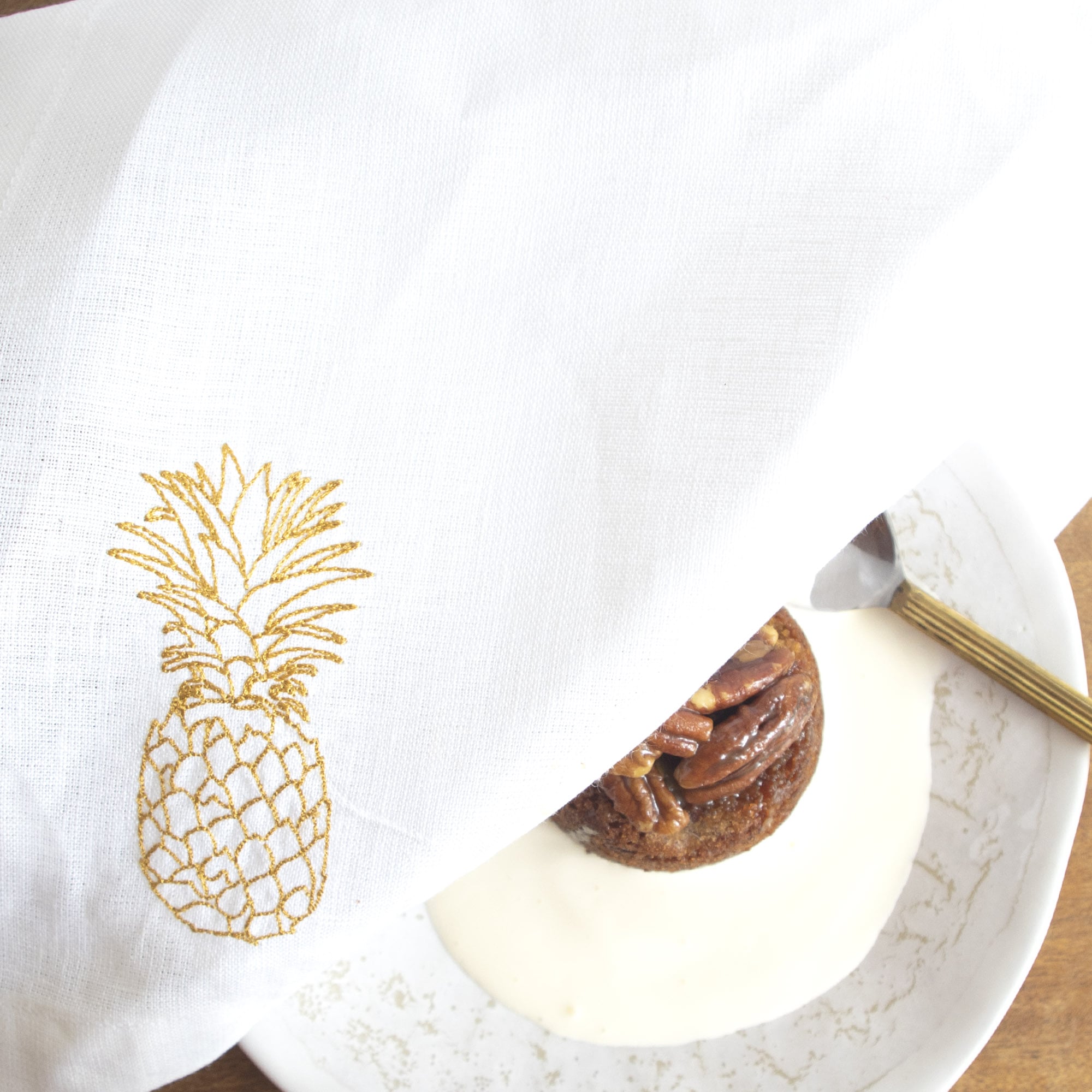 Fine Cell Work Gold Embroidered Pineapple Linen Table Napkins Box Gift Set of 4
